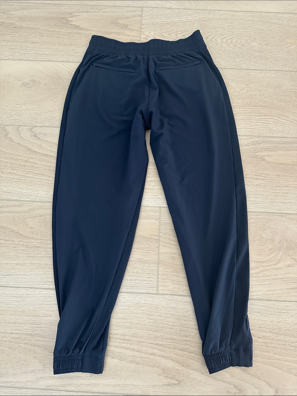 Athleta Brooklyn Jogger Navy with pockets-Size 8 - Picture 4 of 5